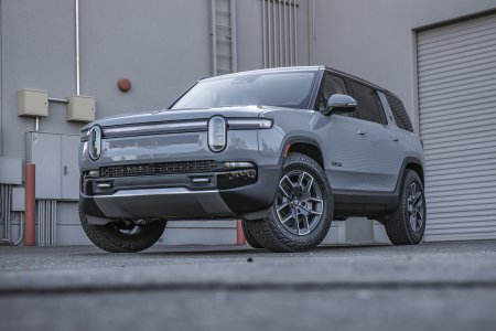 Rivian_R1s_Office_25.jpg