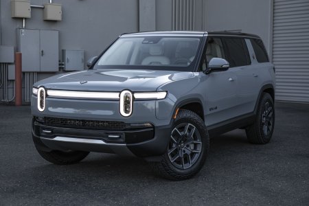 Rivian_R1s_Office_18.jpg