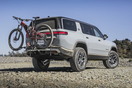 Rivian_R1s_MTB_Off_Road_45.jpg