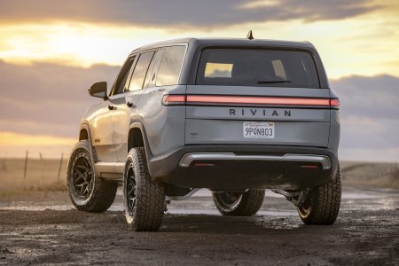 Lock_Off_Road_Rivian_06.jpg